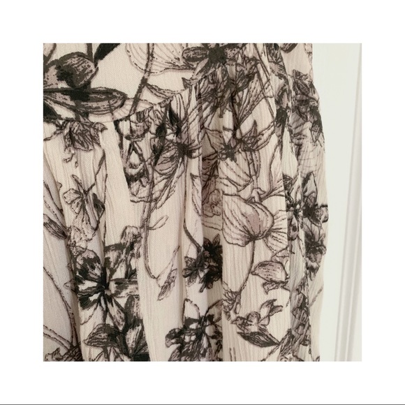 Urban Outfitters floral print romper - Picture 2 of 3